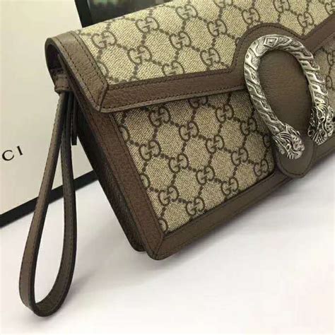 gucci clutch beige.